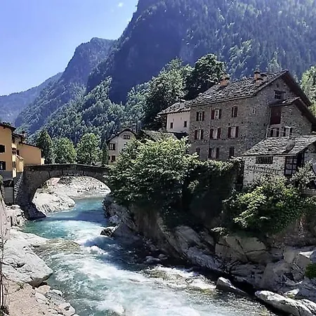 River And Mounts منزل للإقامة Campertogno