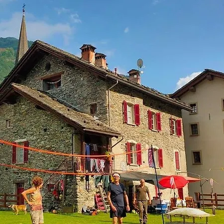 River And Mounts منزل للإقامة Campertogno